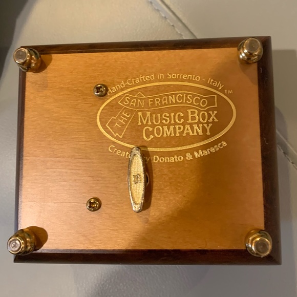 Italian Made Wooden Music Box with Ring Keepsake Spot - Picture 4 of 5